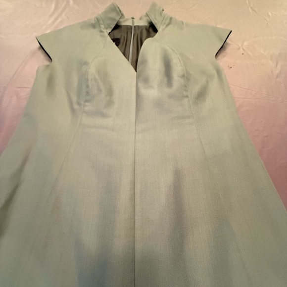 Akris Cotton/Silk Blend Olive Green V neck Shift Dress Size 10 MSRP $2960 - Picture 3 of 16